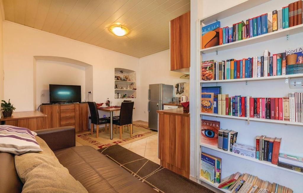 Cozy App For Three People Apartment